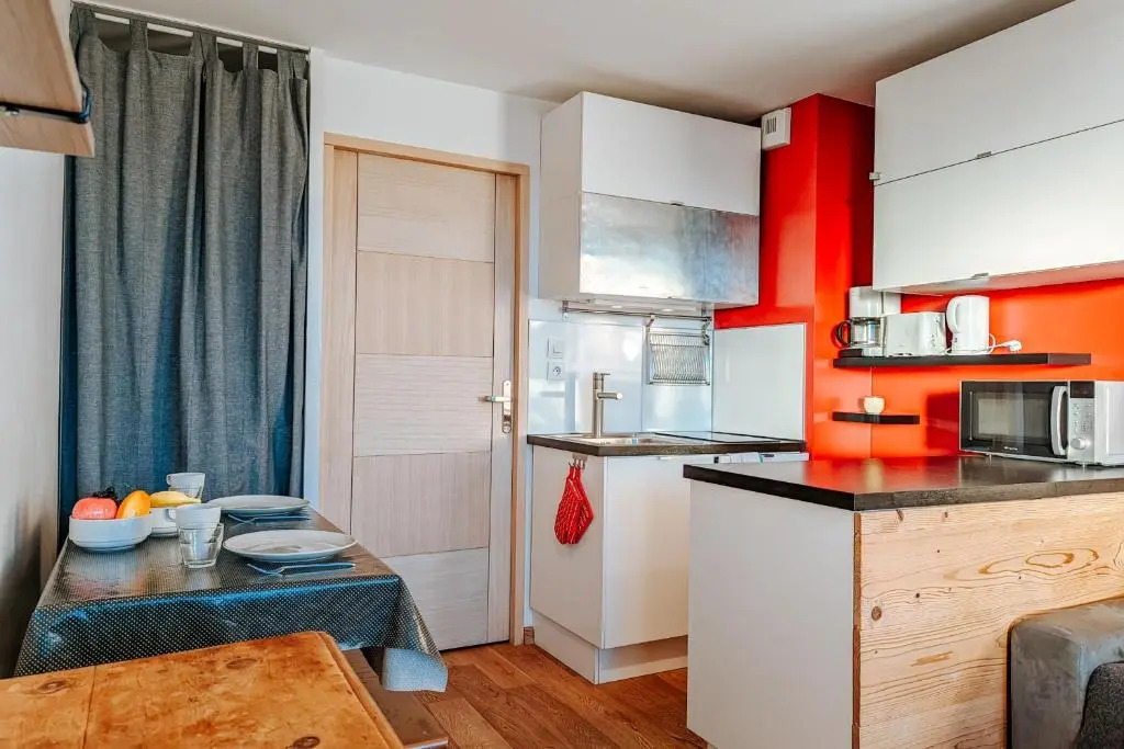 Nice cosy studio with balcony at the heart of L'Alpe d'Huez - Welkeys