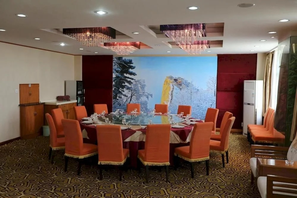 Jingyuan Hotel - Huayin