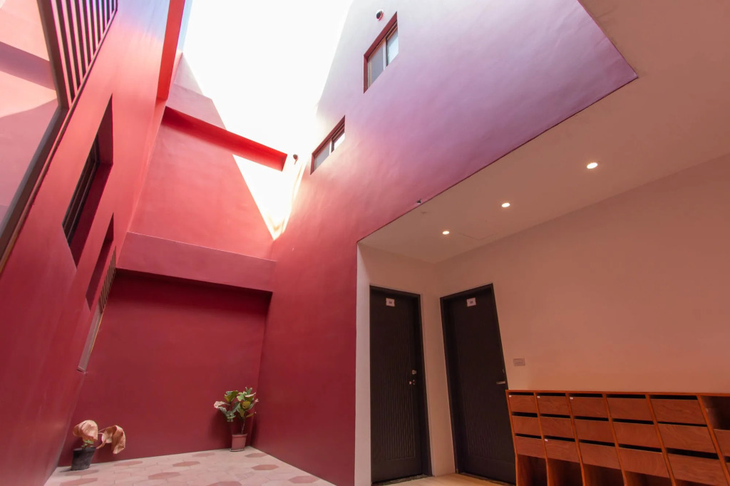 Love Inn
