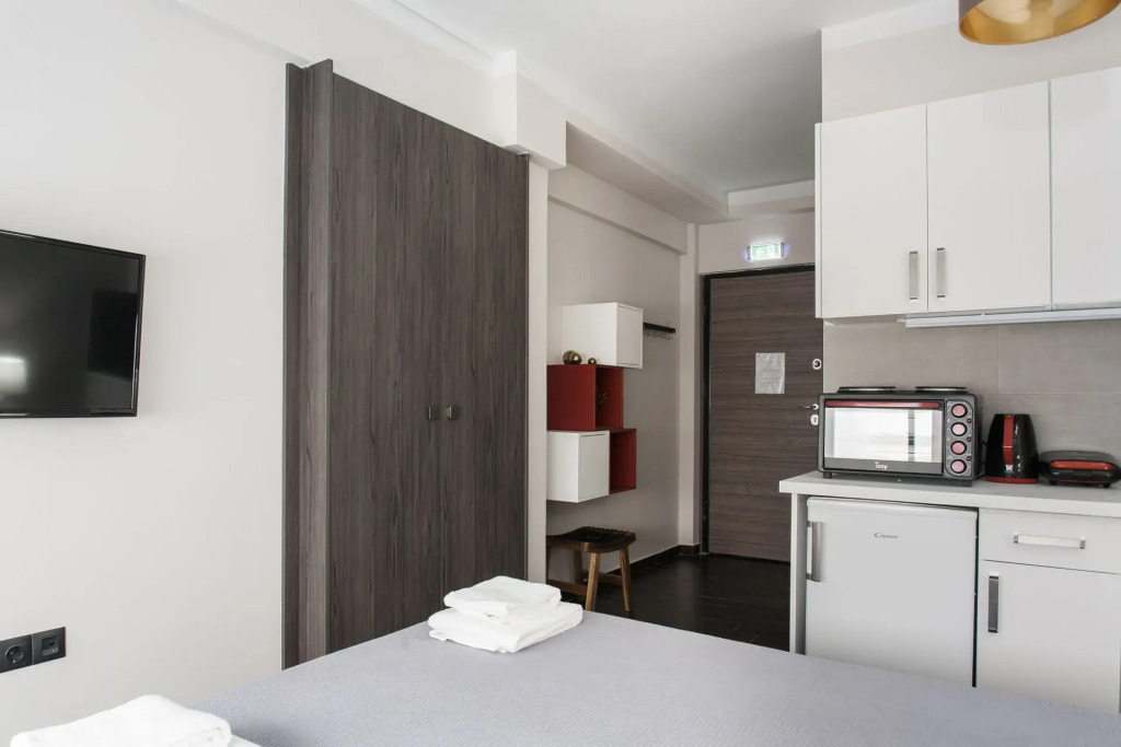 Enattica Monastiraki Living
