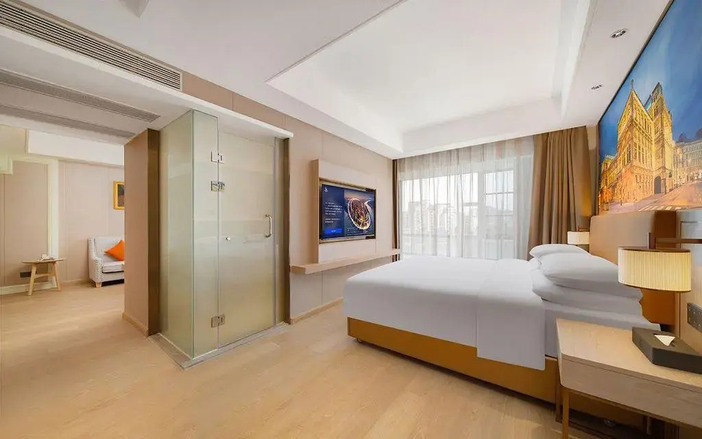 Vienna Hotel (Luofu Mountain Scenic Area High-Speed Rail Station Branch)