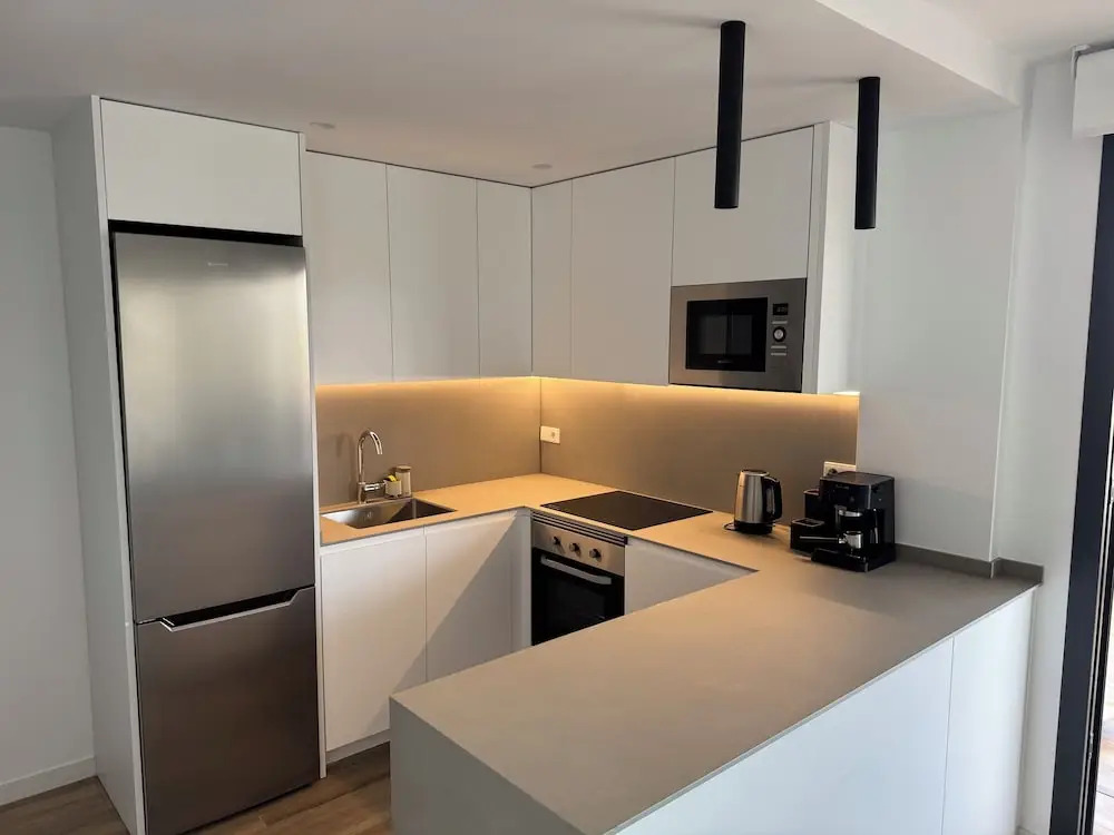 Luxurious 2-bedroom Apartment in Arenals del Sol With Pool and Sea Views