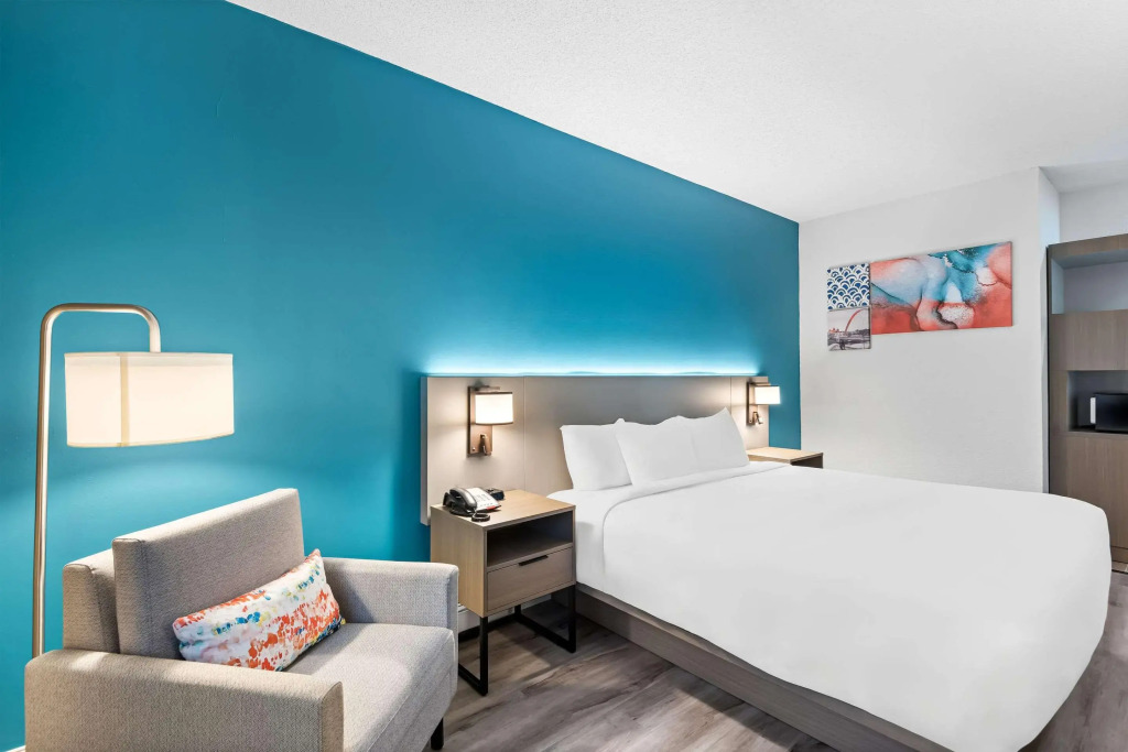 Comfort Inn & Suites Mason City - Clear Lake