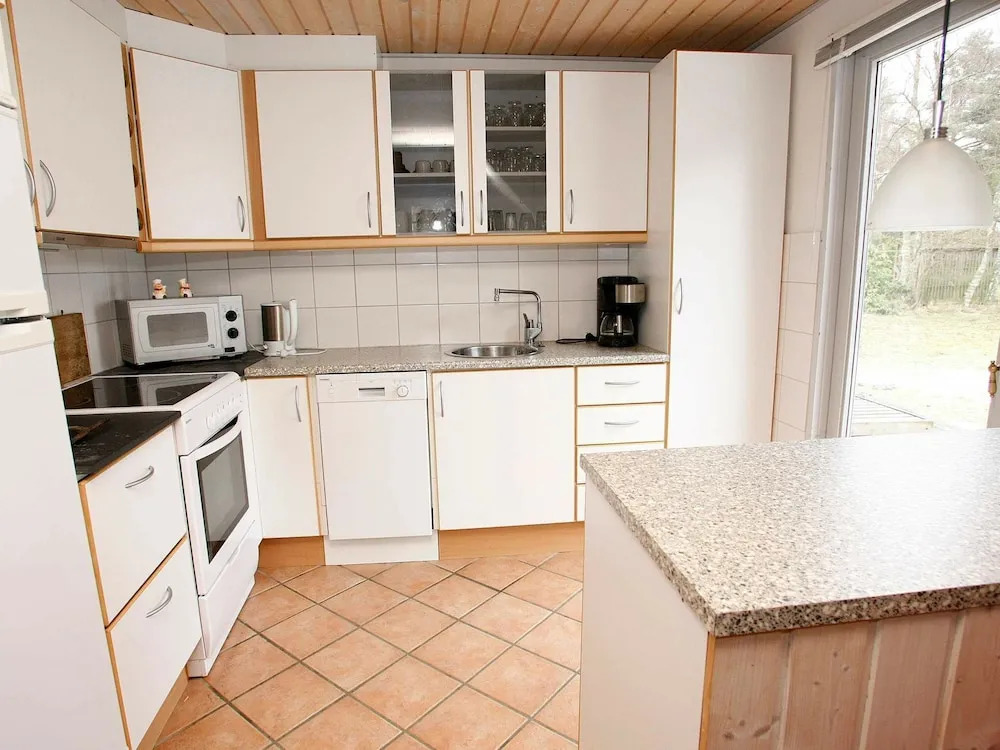 Modern Holiday Home With Indoor Whirlpool at Hals Jutland