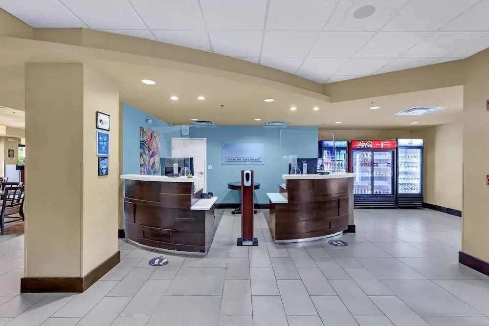 Near Disney - 1BR Executive Suite With King Bed - Pool and Hot Tub