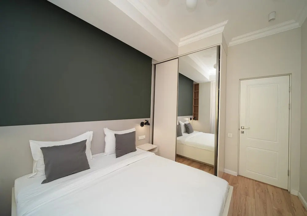 Spacious 1-Bedroom Apartment in the Center