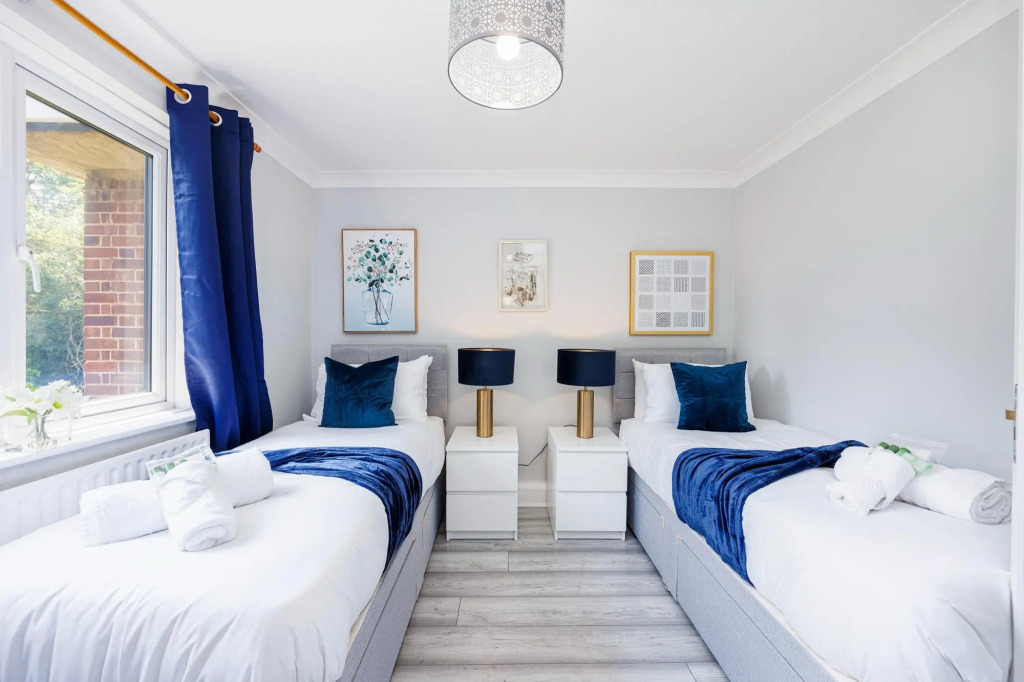 Convenient and Stylish 2-Bed Apartment in Croydon