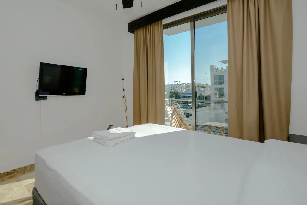 Las Perlas Condo