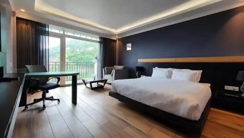 Hotel Velvet Grey