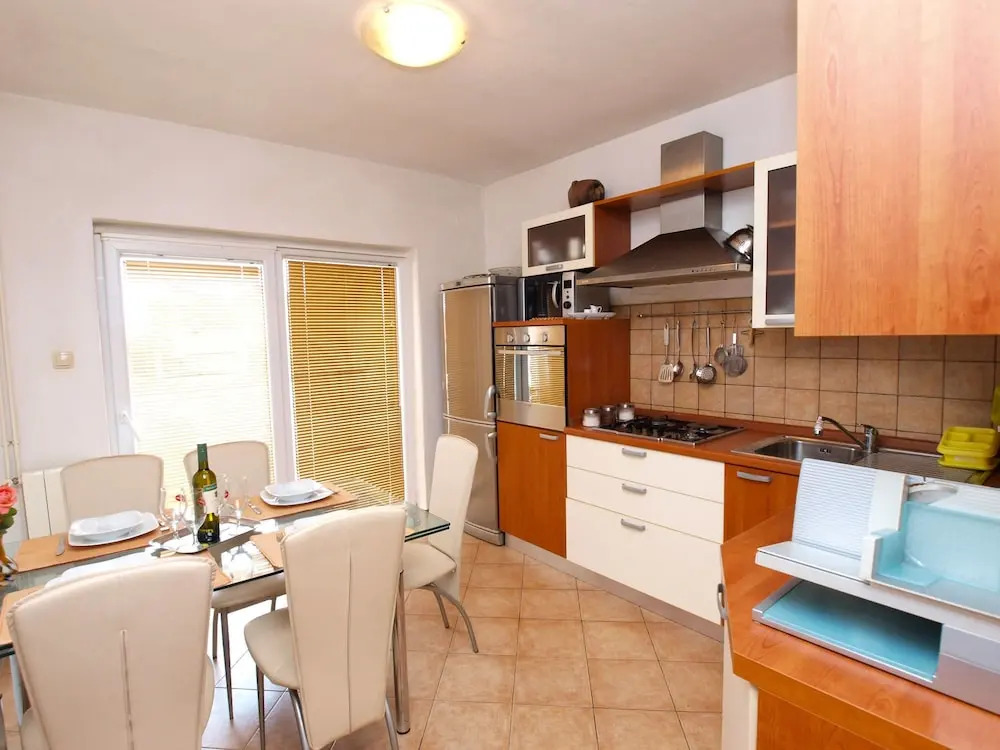 Apartment 1383