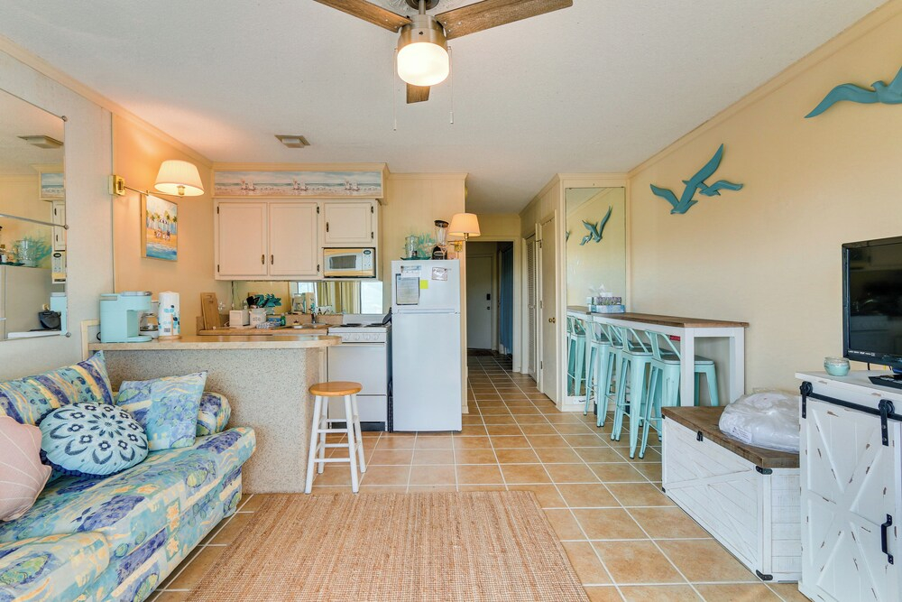 Oceanfront Hilton Head Island Condo w/ Pool Access