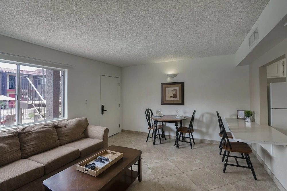 102 -Fully Furnished 1BR Suite-Prime Location! by RedAwning