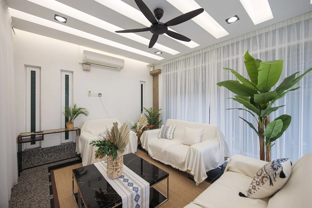 25000sqft Grand Luxe Villa PJ 13BR 42Pax