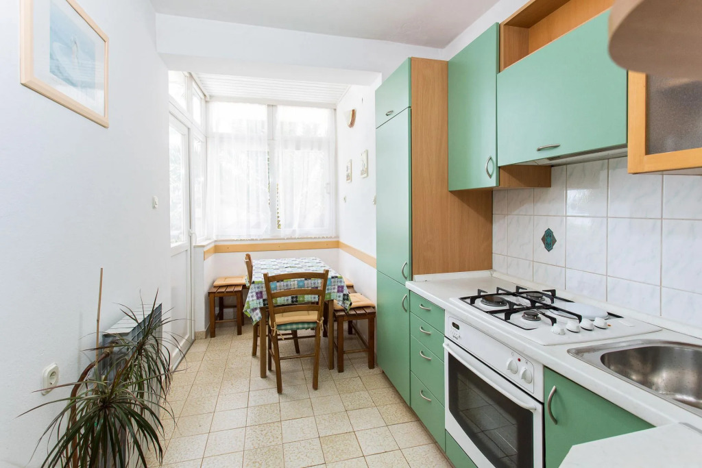 Apartment Rozari - family friendly & sea view: A1-Ivana  Brela, Riviera Makarska