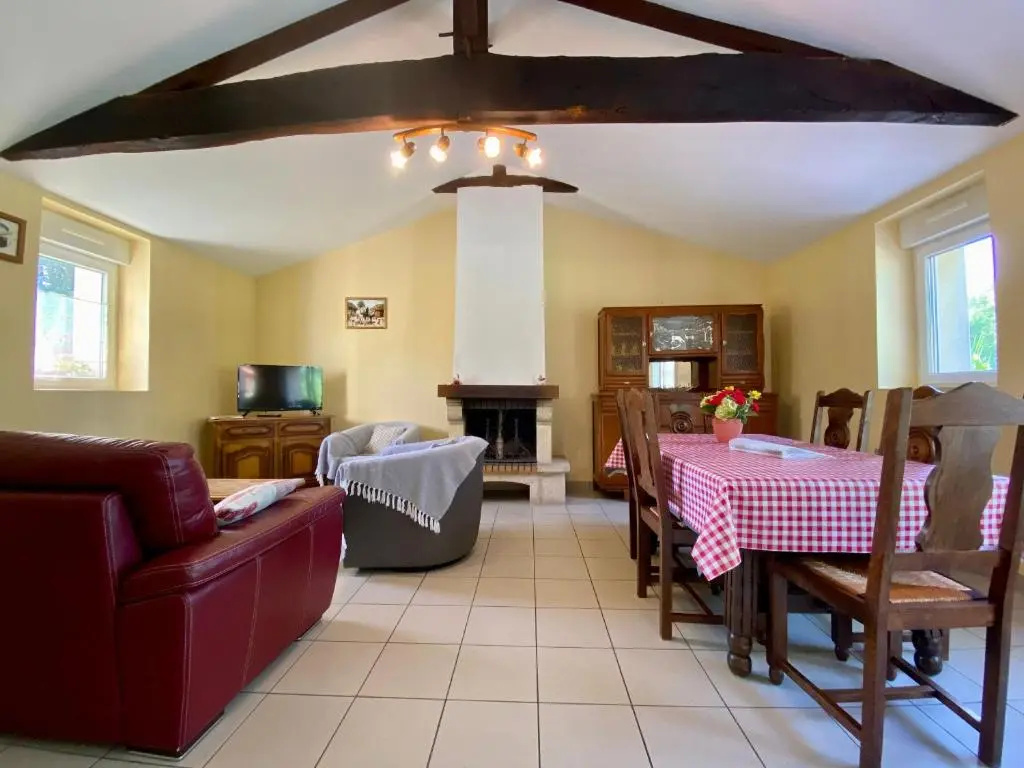 Gîte rural confortable avec jardin clos, proche de Pornic, idéal pour familles, jeux et animaux bienvenus - FR-1-306-1042
