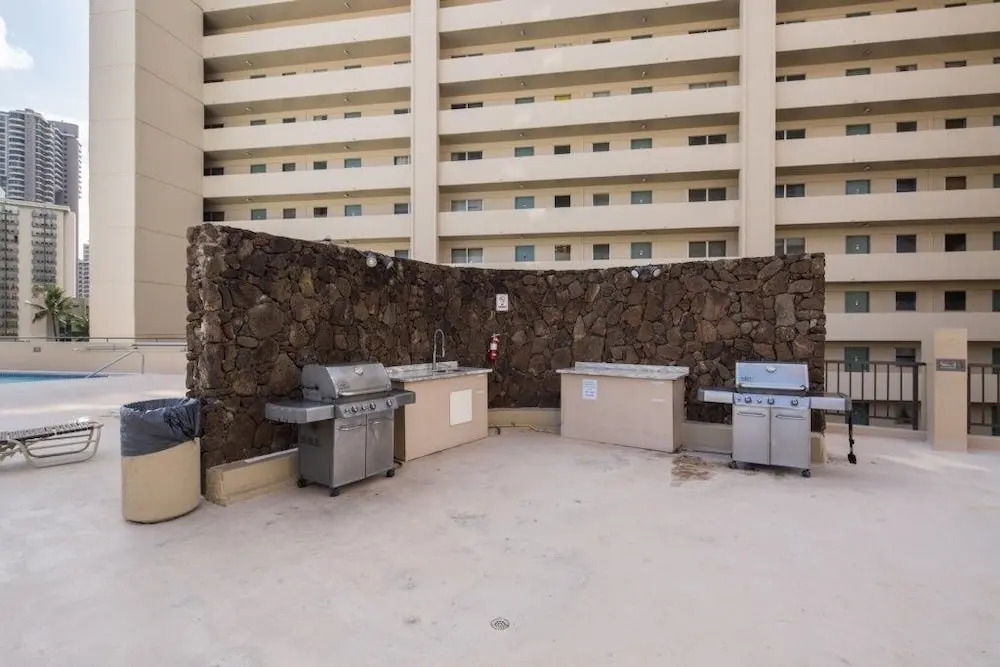 Hawaiian Monarch 203 2 Bedroom Condo by Redawning