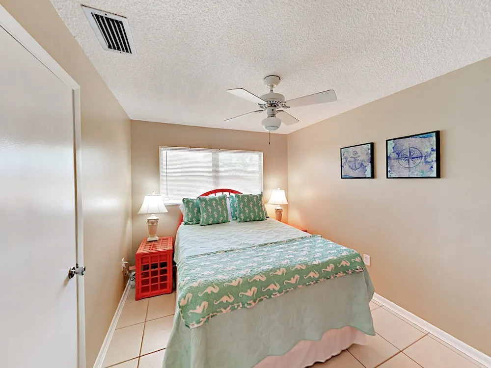 Waterfront 3br W/ Private Dock 3 Bedroom Duplex