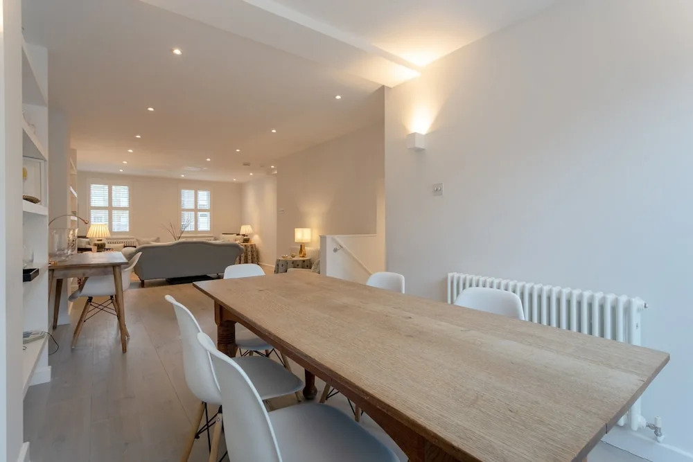 Stunning 3 Bedroom Apartment in South London