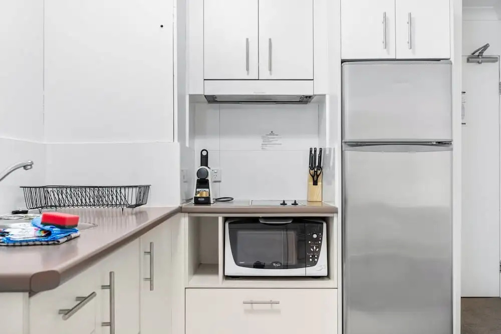 Bright Inner-city Stay Near Roma Street