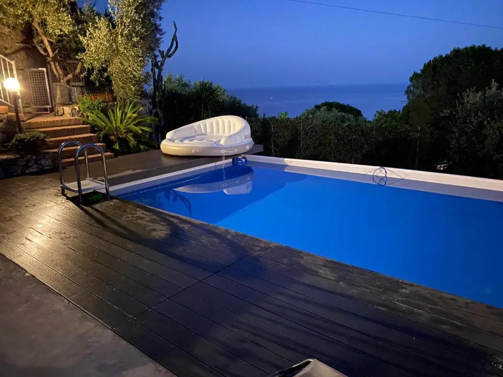 Il Casale villa con piscina e giardino vista mare