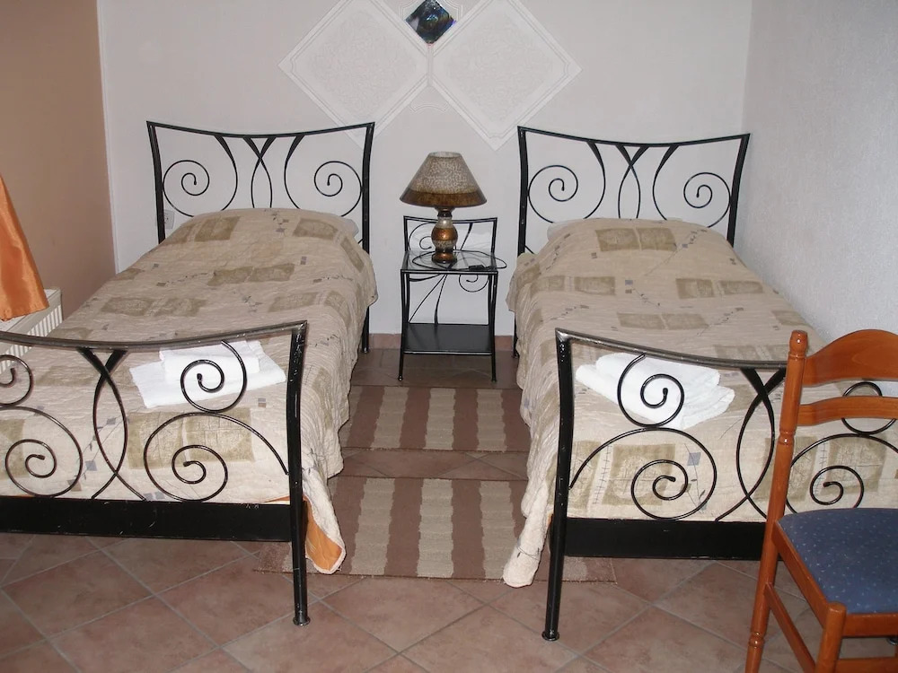 Pansion Sedra
