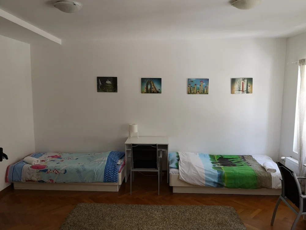 Rooms 4 Rivers