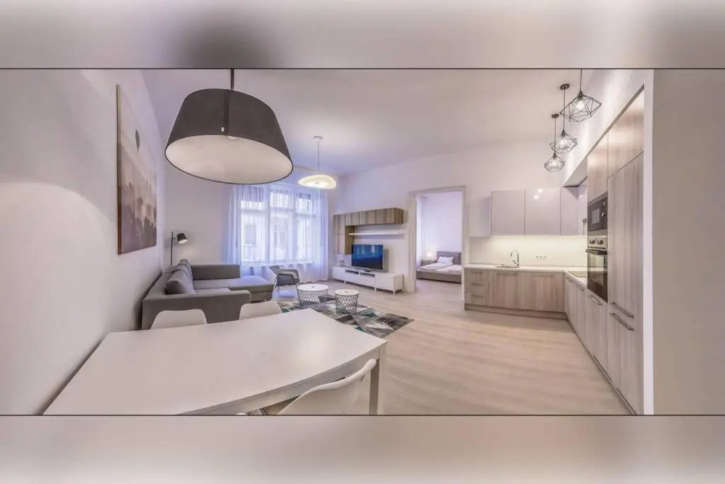 Luminous Design Apartment At Wesselényi Street