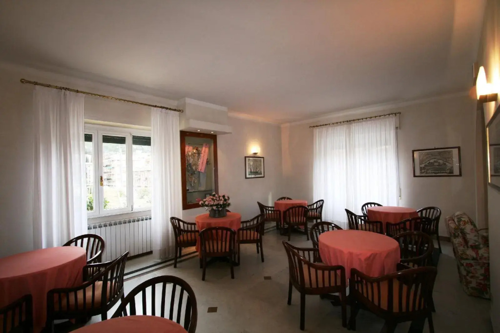 Hotel Dora