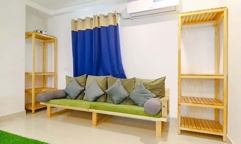 Fabhotel Green Leaf