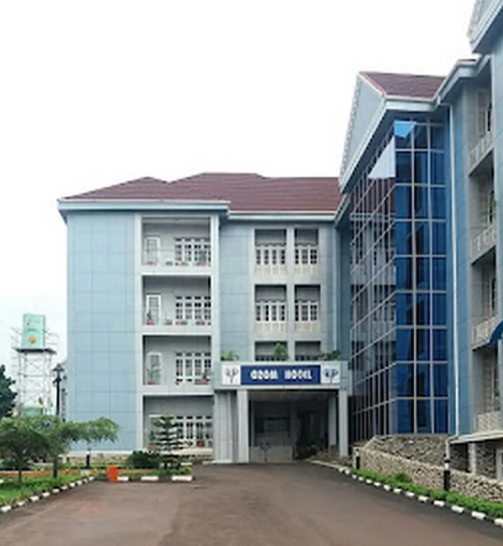 Ozom Hotel