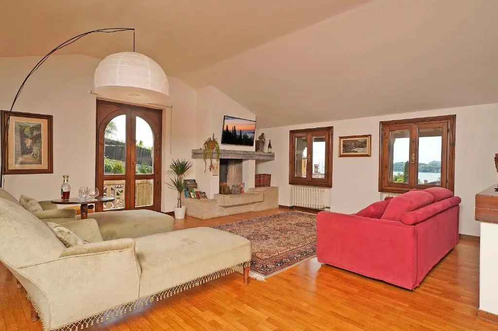VALLE FIORITA 42 - Lake view apartment