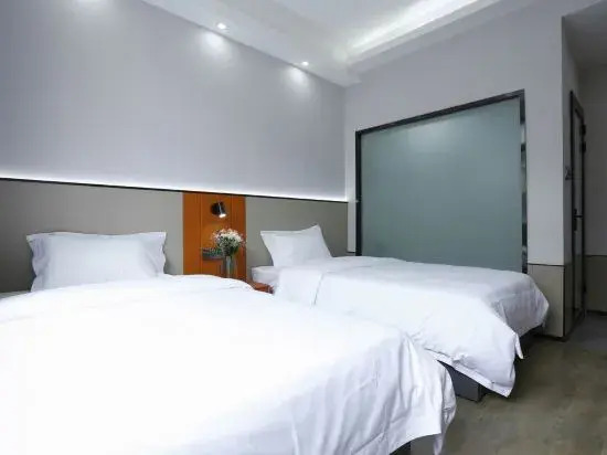 QingzhuHotel·Tianyi Select  (Shuangliu International Airport)