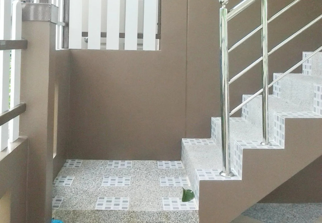 Aree Apartment
