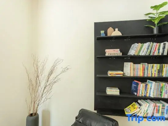 Gunai Good Night Homestay (Wucaitan Branch, Weizhou Island)