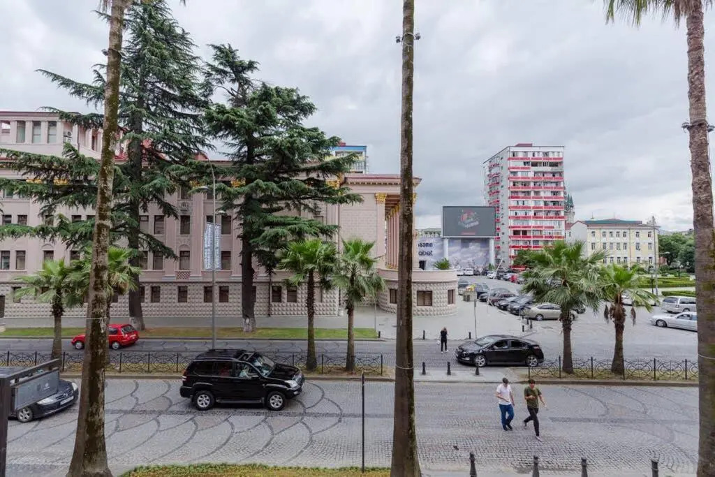 Modern 1BR In The Heart of Batumi