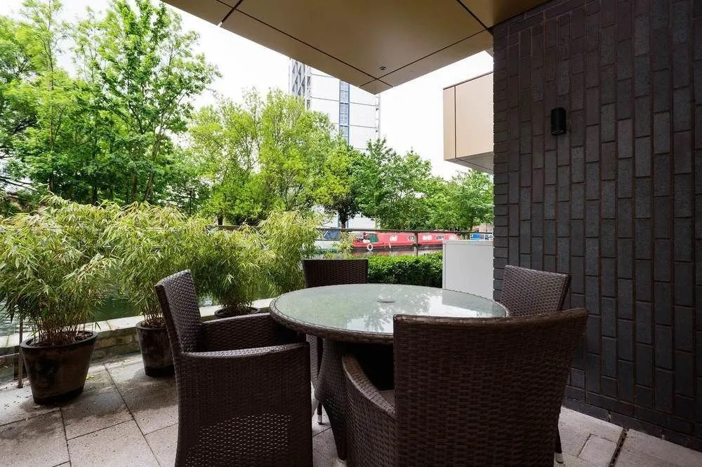 Veeve - Waterfront Flat