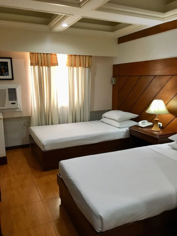 Wregent Plaza Hotel
