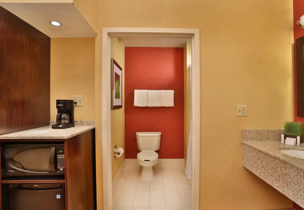 Courtyard by Marriott Springfield Airport