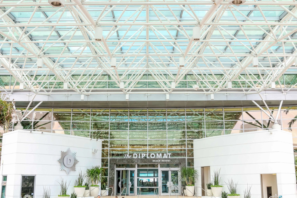 Signia by Hilton Diplomat Beach Resort