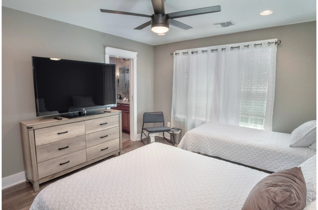 Lovely 3 BR Home Only 9 Minutes From Downtown