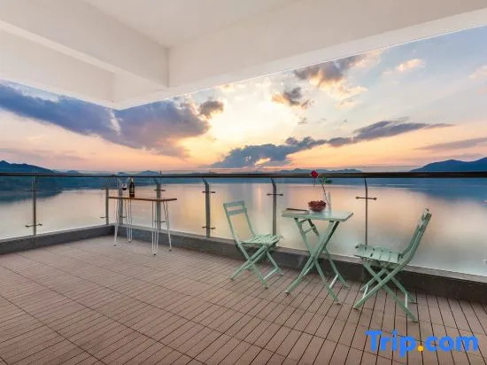 Shanhujian Resort Hotel (Huangshan Taiping Lake)