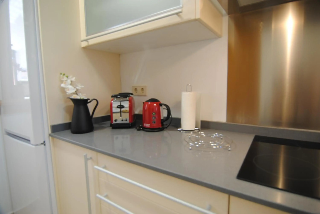 Resort Style 2 Bedroom Apartment near Marbella FREE WIFI & PARKING