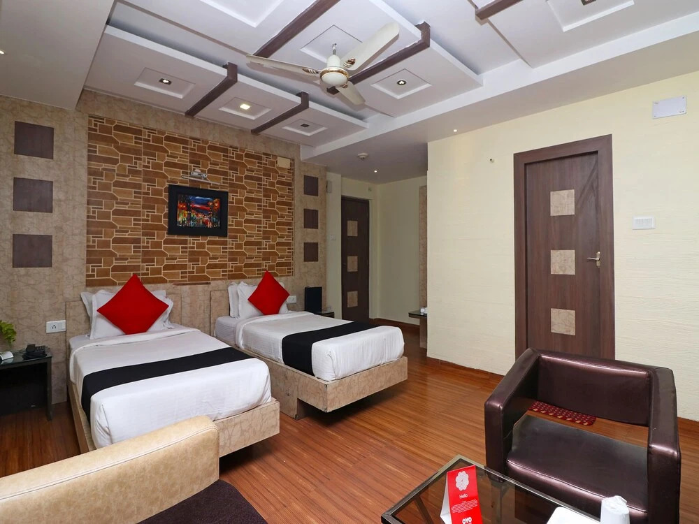 Capital O 18582 Hotel Heaven