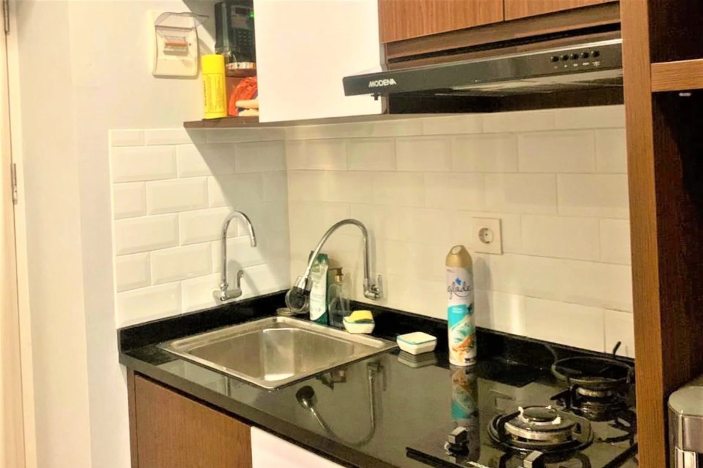 Enjoy Living Studio Room at High Floor Grand Kamala Lagoon Apartment By Travelio