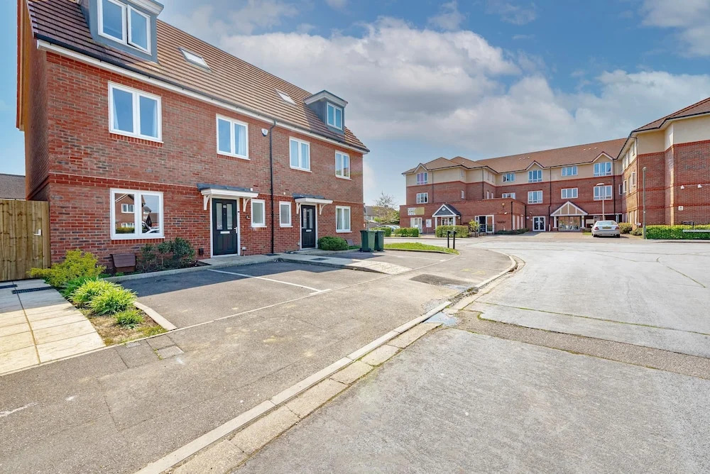 London Heathrow Living Holywell Serviced Houses