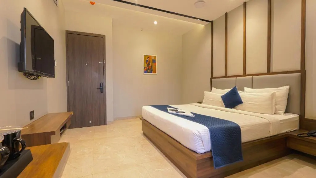 Magnus Fortune House Business Hotel , Magarpatta Pune