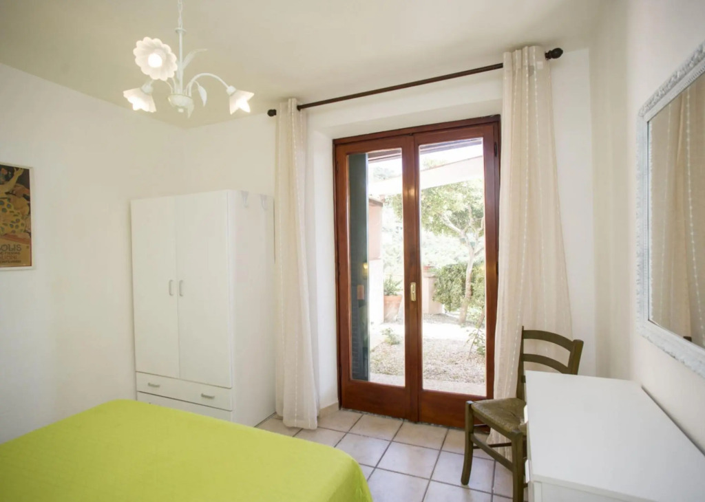 Apartment Two-room Number 3 on the seafront of Morcone-MORCONE BILO N° 3
