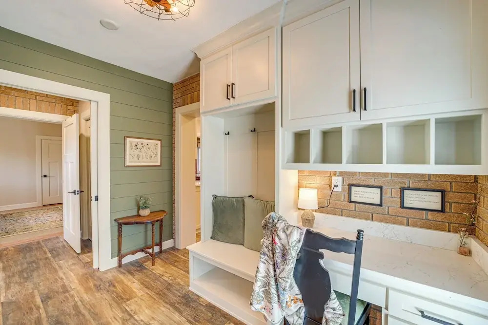 < 9 Mi to Dtwn Tulsa: Lovely Home w/ Yard & Deck!