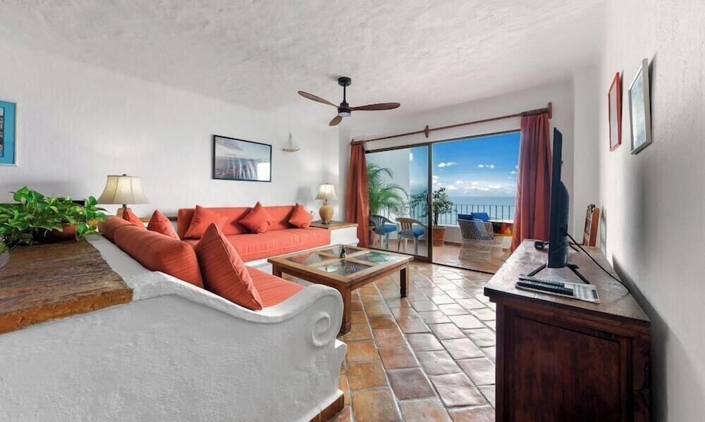 Ocean View 2Br Condo-balcony-beach-pool 710