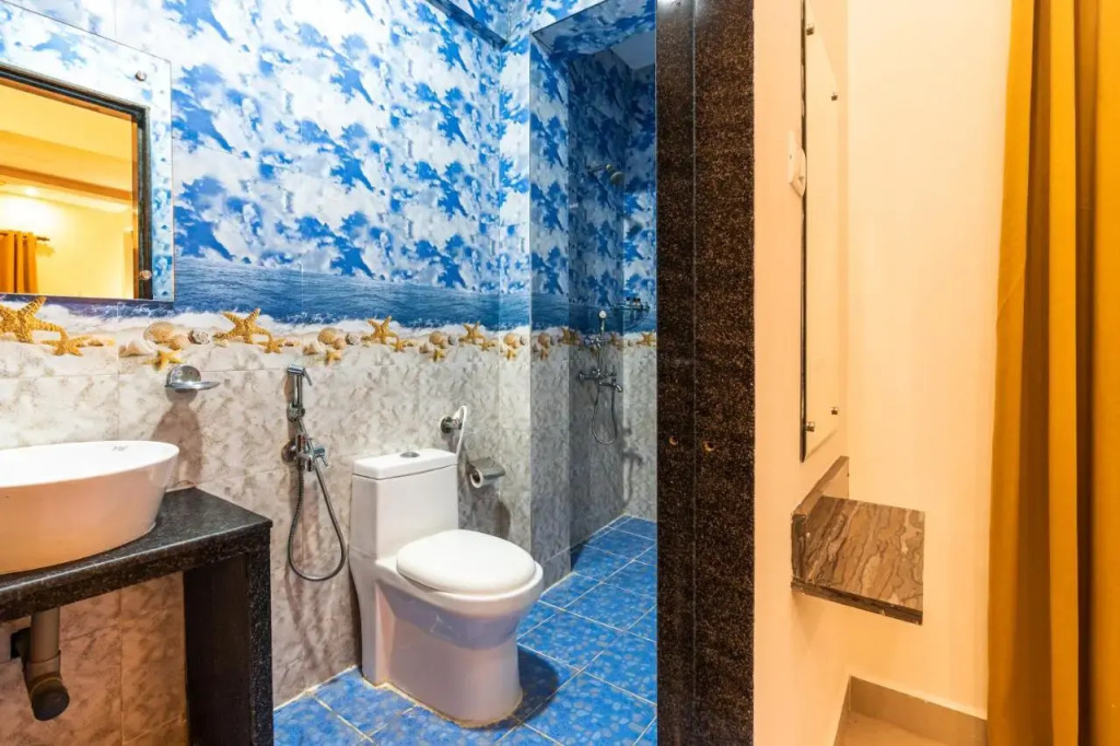 Derive Hotel by Amor